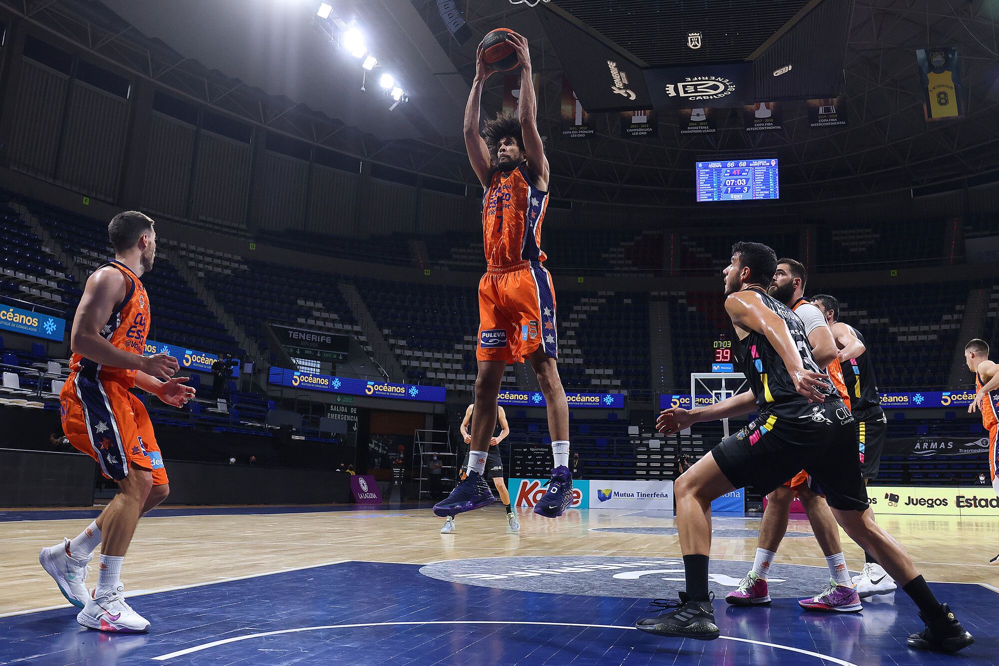 Valencia Basket - Iberostar Tenerife. Fotografía de ACB Photo / E. Cobos