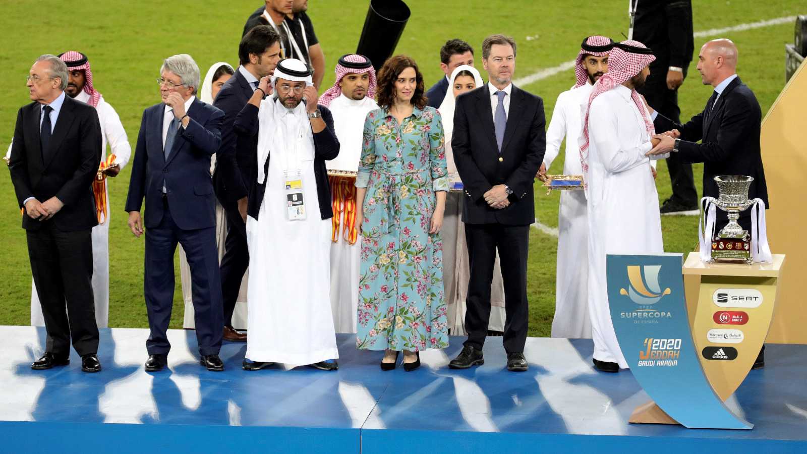 Arabia Saudí permitirá que capital extranjero invierta en...